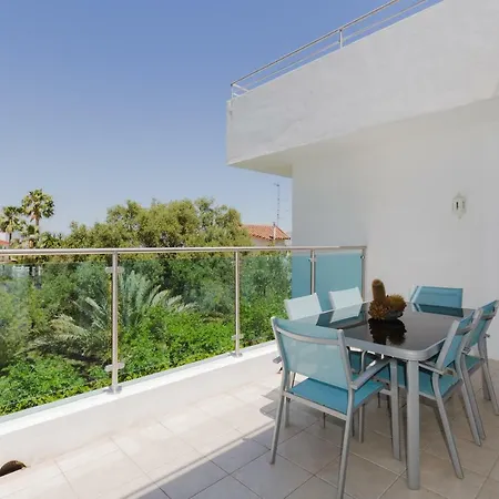 Luar, Preciosa Con Piscina En Malaga